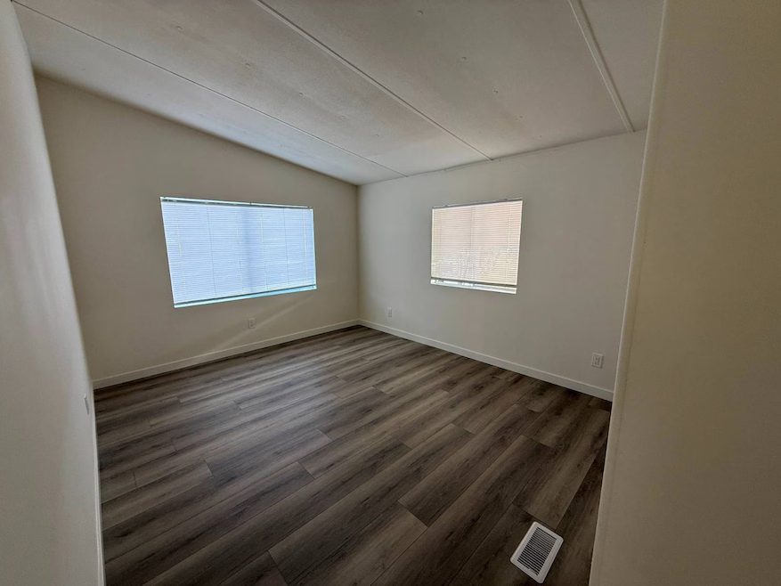 3BR/2BA Remodeled Home – Bravo Community Riverside - Photo 11