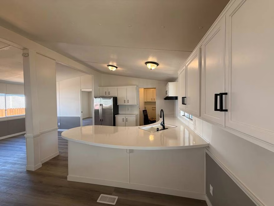 3BR/2BA Remodeled Home – Bravo Community Riverside - Photo 7