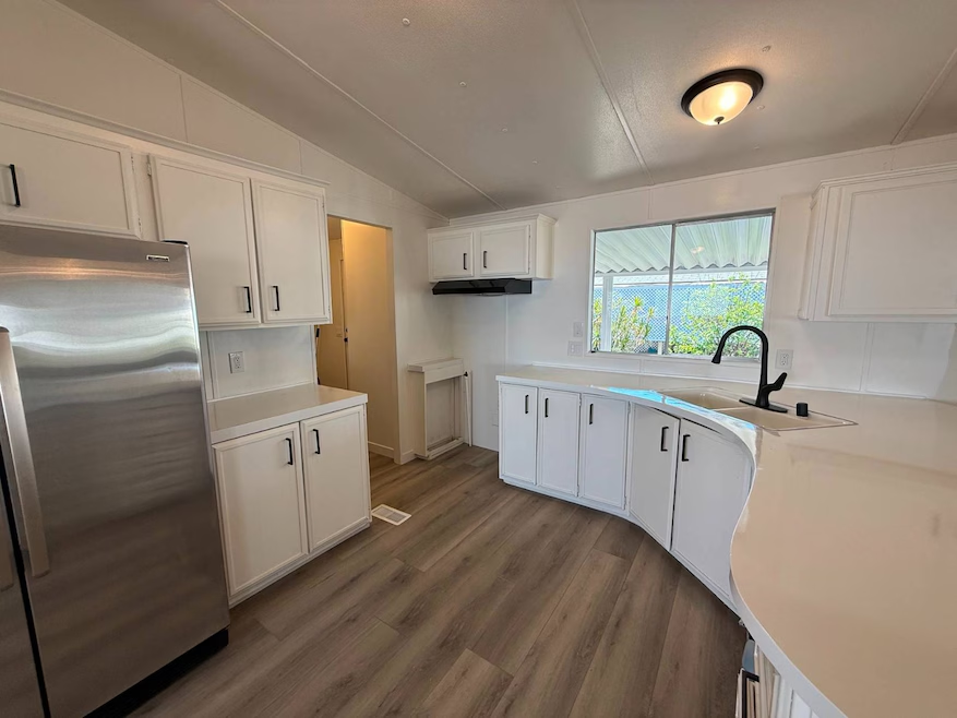 3BR/2BA Remodeled Home – Bravo Community Riverside - Photo 8