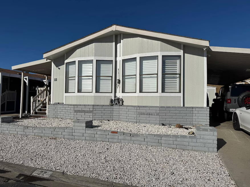 2BR/2BA Remodeled Double-Wide – Bravo Estates Riverside