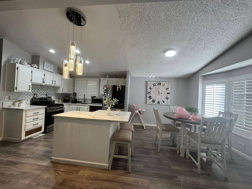 2BR/2BA Remodeled Double-Wide – Bravo Estates Riverside