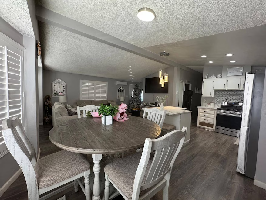 2BR/2BA Remodeled Double-Wide – Bravo Estates Riverside - Photo 4