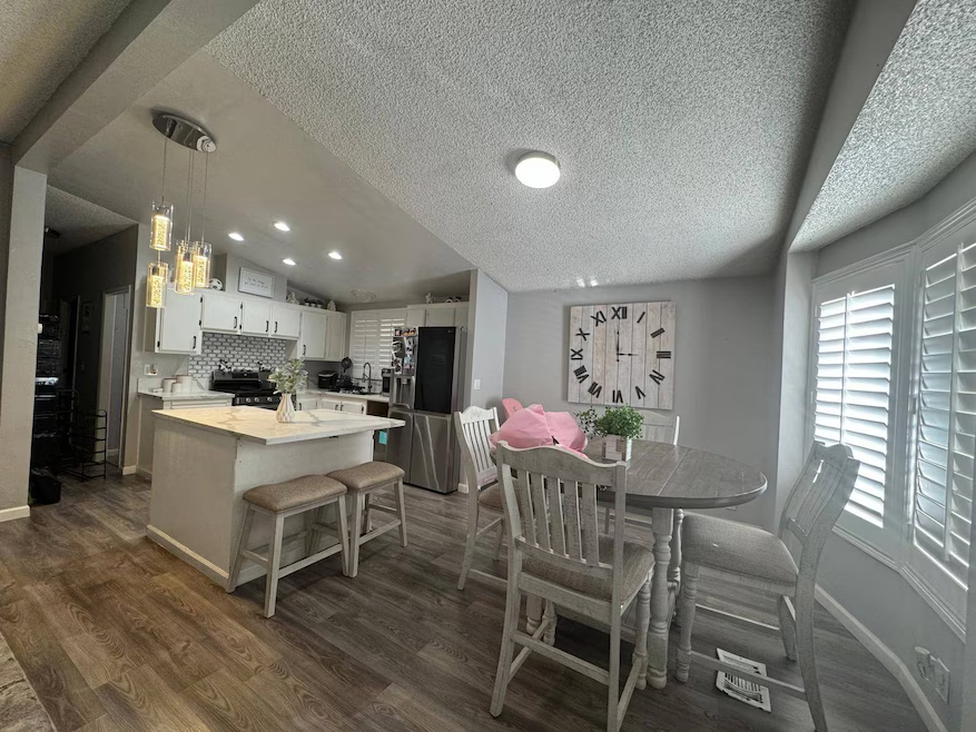 2BR/2BA Remodeled Double-Wide – Bravo Estates Riverside - Photo 6