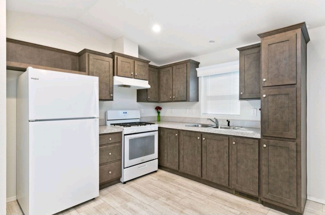 Brand New 2BR Cavco Home in Whispering Trees - Photo 6