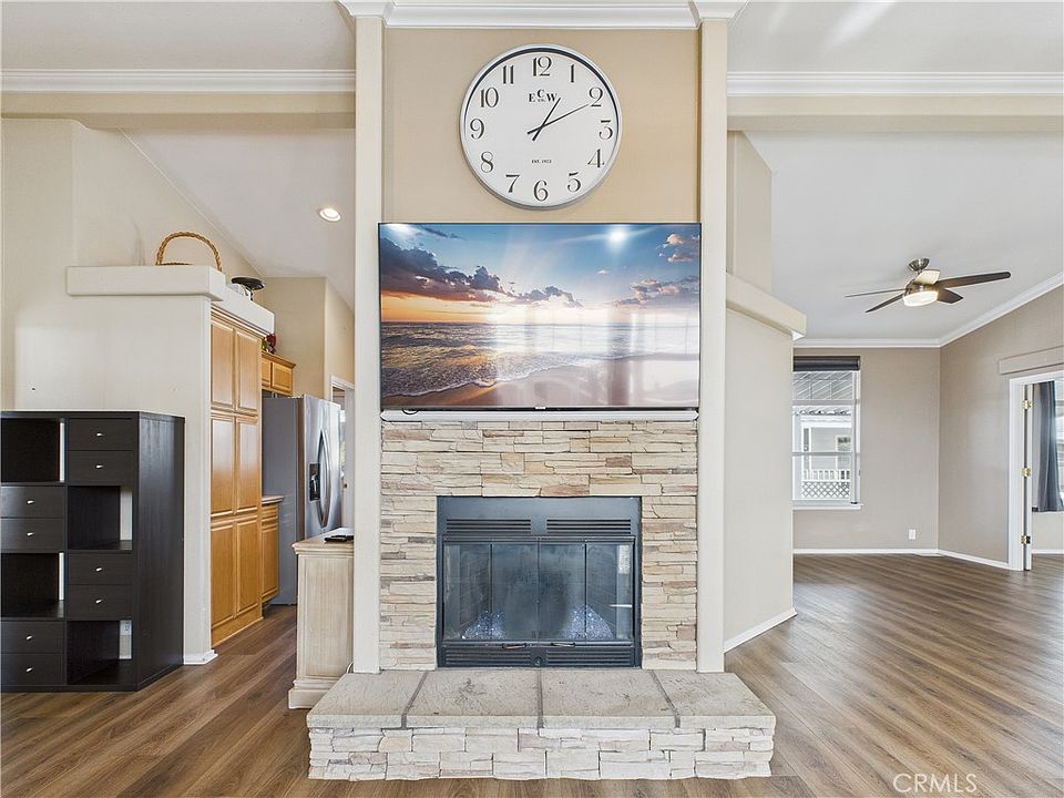 3BD/2BA Move-In Ready in Huntington Shorecliffs — Space 140 - Photo 5
