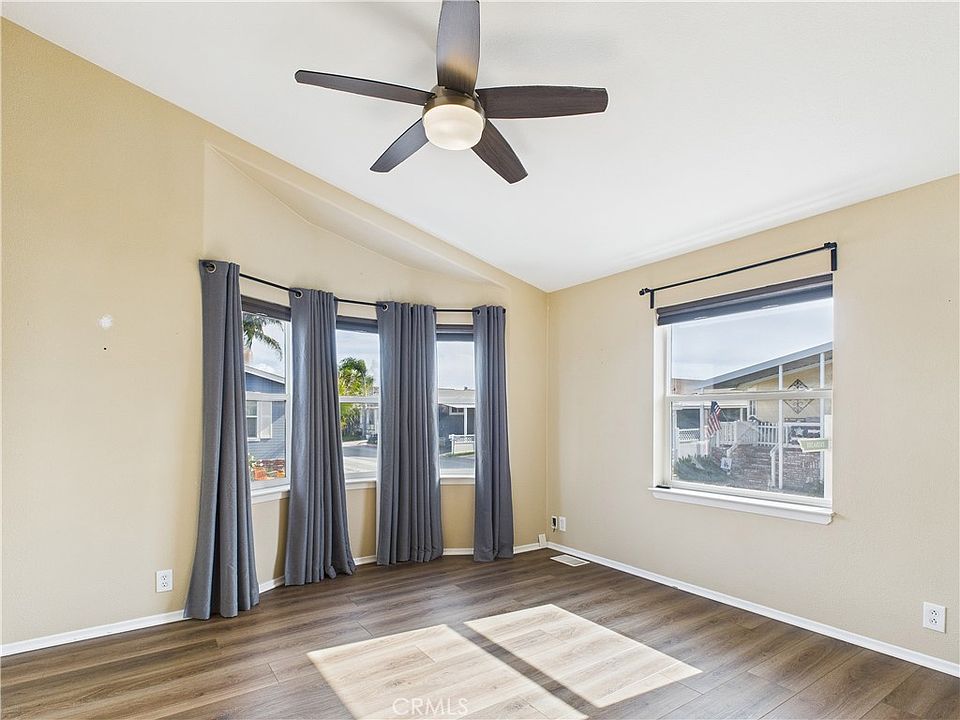 3BD/2BA Move-In Ready in Huntington Shorecliffs — Space 140 - Photo 17