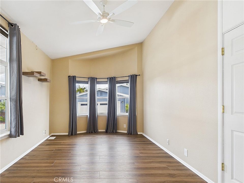 3BD/2BA Move-In Ready in Huntington Shorecliffs — Space 140 - Photo 20