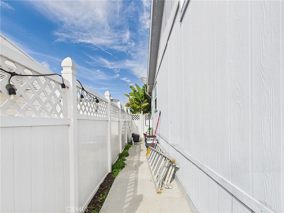 3BD/2BA Move-In Ready in Huntington Shorecliffs — Space 140 - Photo 21