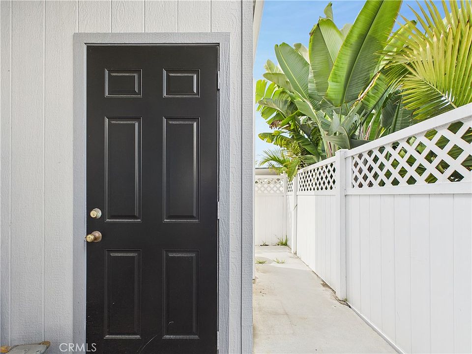 3BD/2BA Move-In Ready in Huntington Shorecliffs — Space 140 - Photo 32