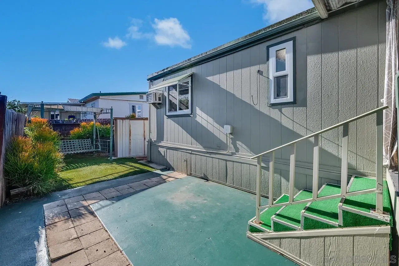 2BR/2BA Manufactured Home - San Diego - Photo 10