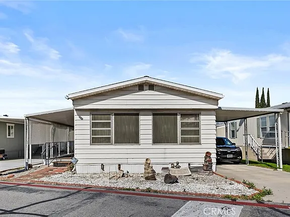 Affordable 2BR/2BA – Grand Royal Estates Space 68 Grand Terrace