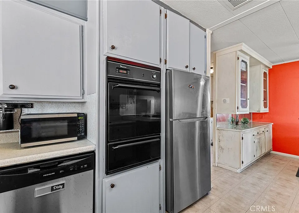 Affordable 2BR/2BA – Grand Royal Estates Space 68 Grand Terrace - Photo 8