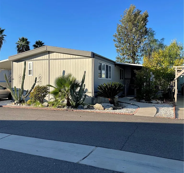 Stunning Views 4BR/2BA – Rancho Caballero All-Ages Space 99