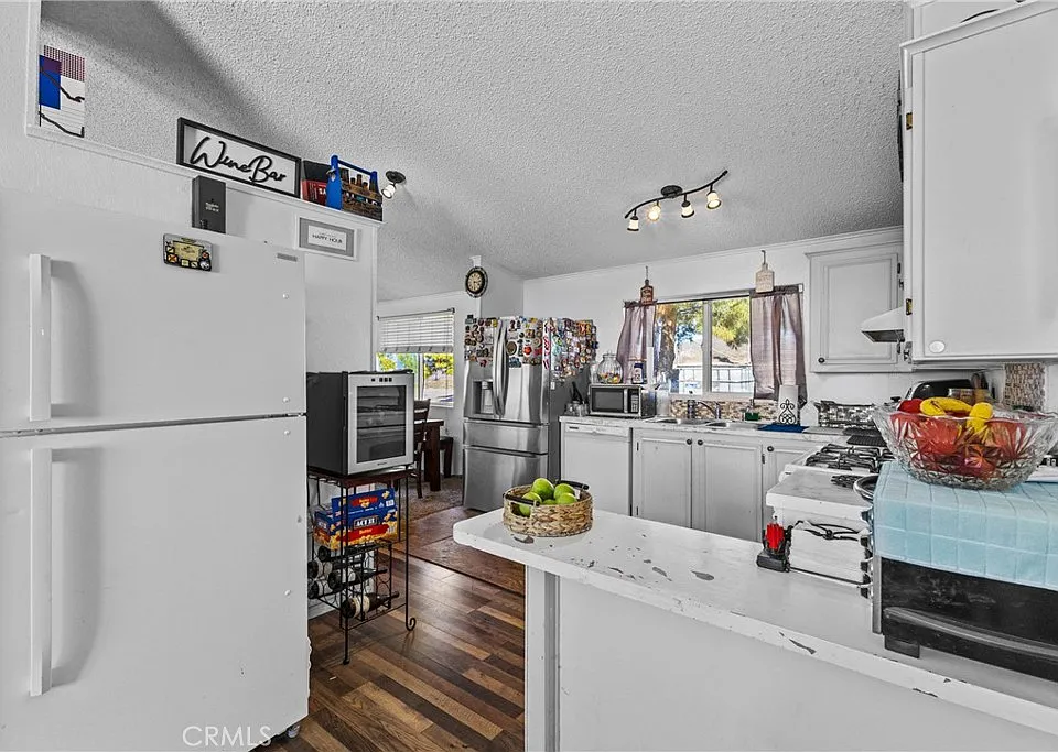 Rare 4BR/2BA Manufactured on 6 Acres – Red Mountain Rd Hemet - Photo 16