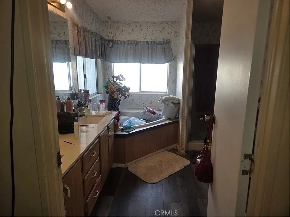 Newer Build 3BR/2BA – Sierra Mobile Estates Space 9W Fontana - Photo 5