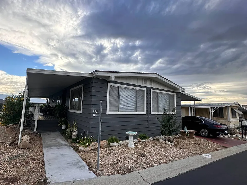 Beautifully Upgraded 2BR/2BA – Villa Magnolia 55+ Space 107