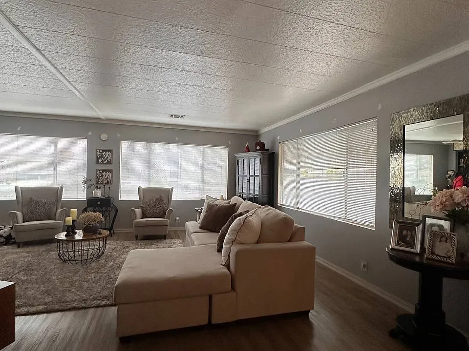 Beautifully Upgraded 2BR/2BA – Villa Magnolia 55+ Space 107 - Photo 5