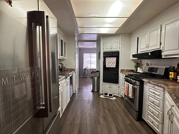 Beautifully Upgraded 2BR/2BA – Villa Magnolia 55+ Space 107 - Photo 8