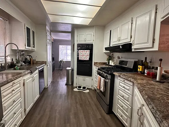 Beautifully Upgraded 2BR/2BA – Villa Magnolia 55+ Space 107 - Photo 9