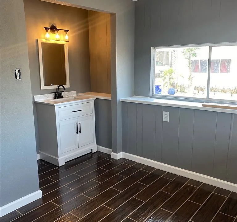 Charming 3BR/2BA – Sunrise Pass, Barstow - Photo 5