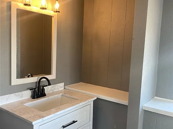 Charming 3BR/2BA – Sunrise Pass, Barstow - Photo 8