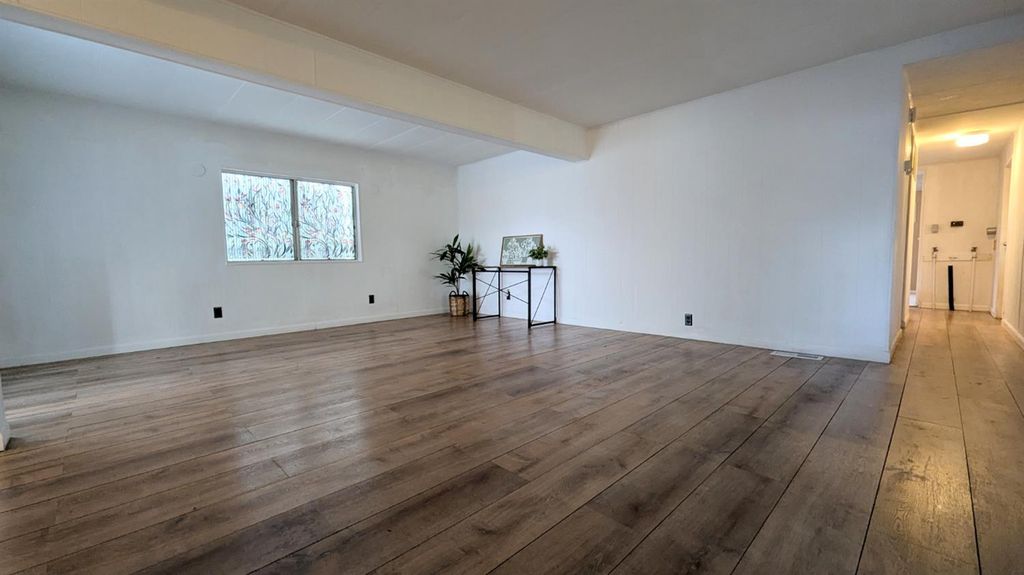 318 Sunny Hills Dr — 2BR/1BA Mobile Home in Rancho Cordova