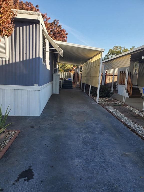 318 Sunny Hills Dr — 2BR/1BA Mobile Home in Rancho Cordova - Photo 19