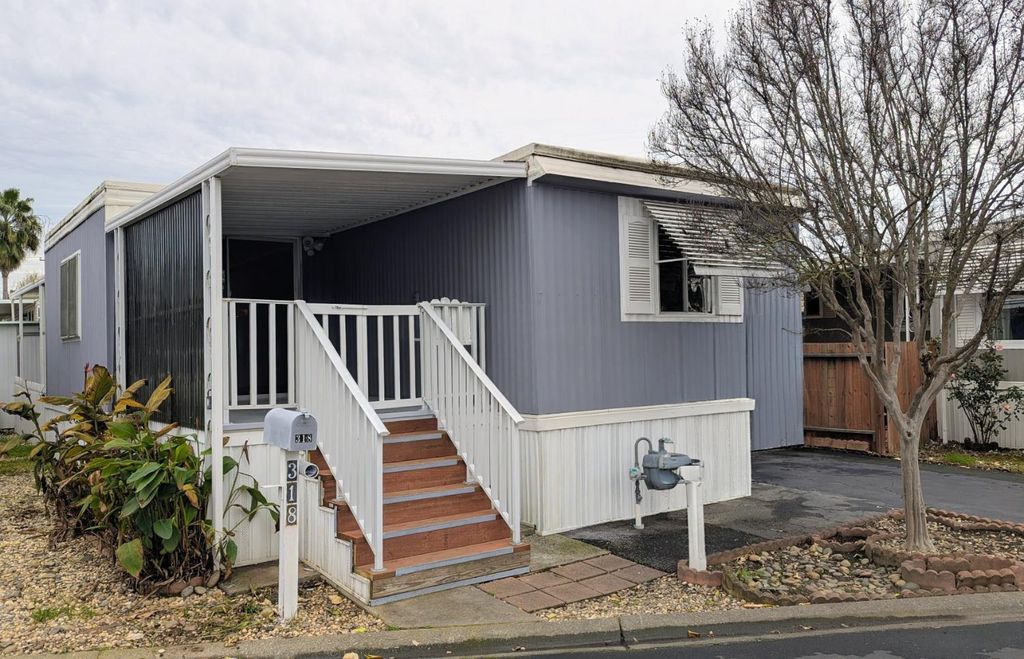 318 Sunny Hills Dr — 2BR/1BA Mobile Home in Rancho Cordova