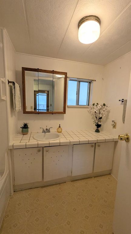 318 Sunny Hills Dr — 2BR/1BA Mobile Home in Rancho Cordova - Photo 9