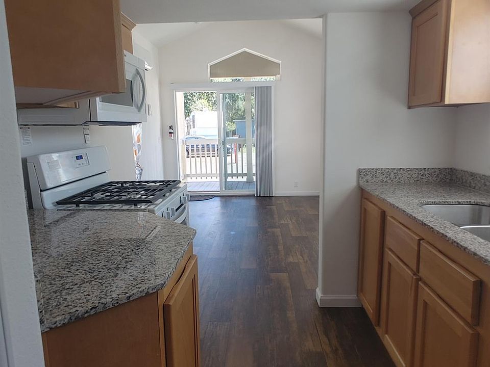 1BR/1BA Newer 2019-Built Mobile Home — Sacramento - Photo 5