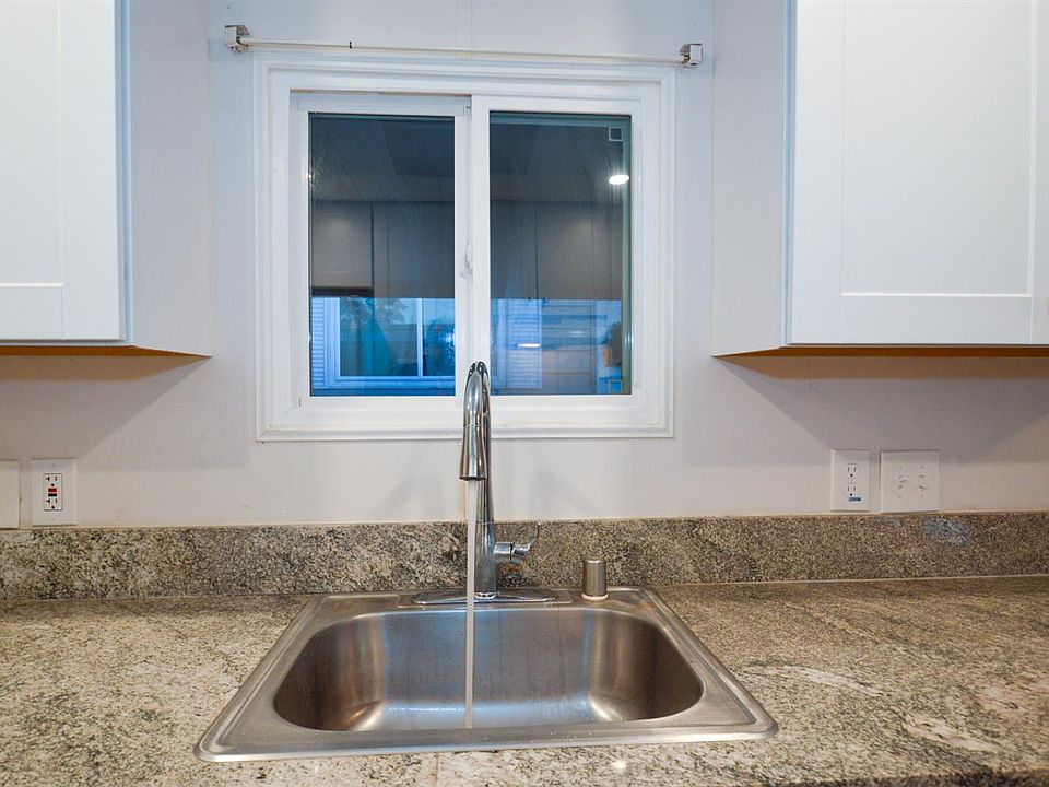 Refreshed 2BR Double-Wide — Fairway Estates, North Highlands