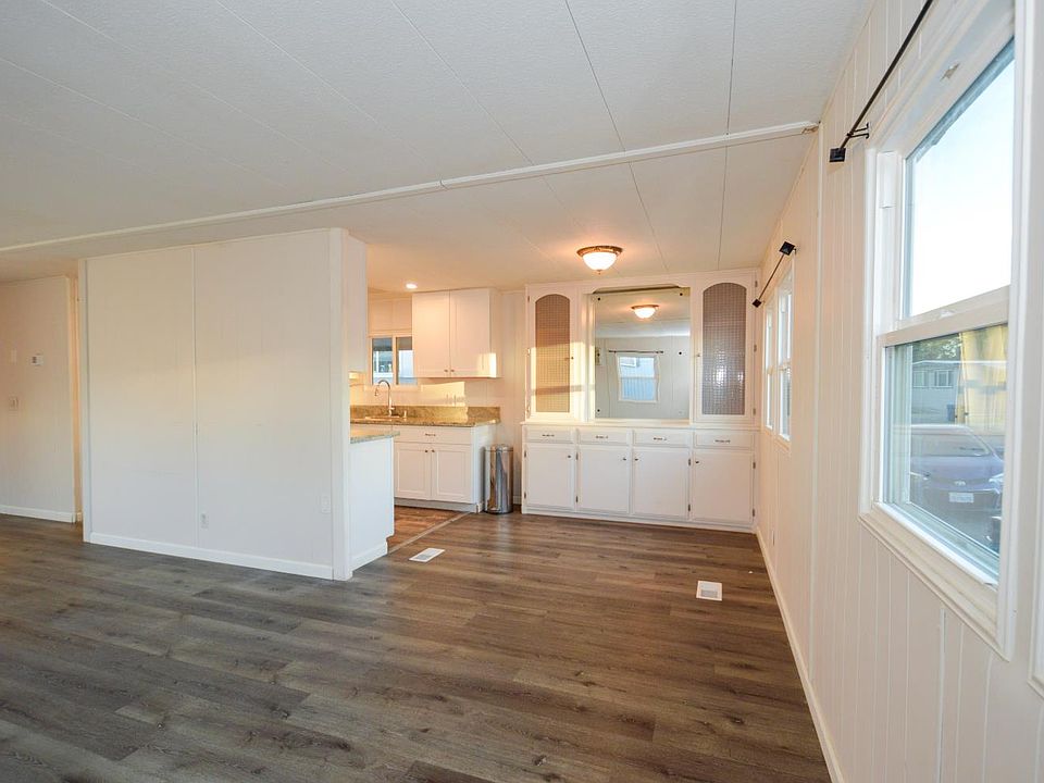Refreshed 2BR Double-Wide — Fairway Estates, North Highlands - Photo 12