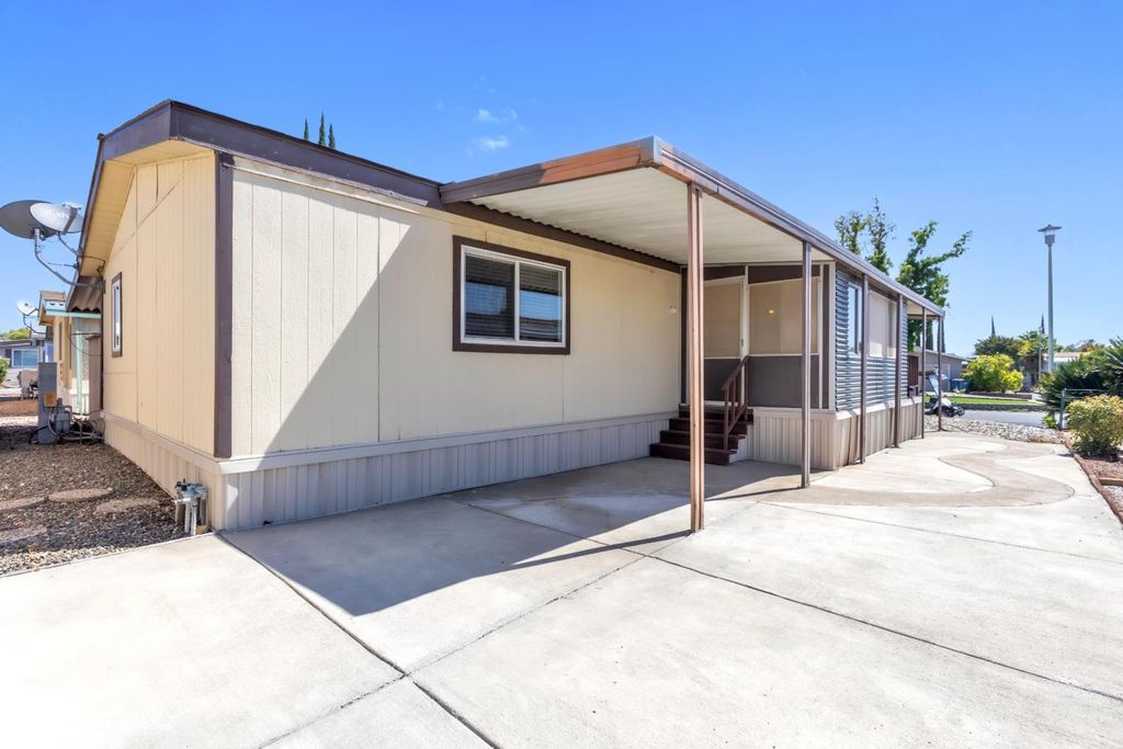 396 Ravine Cir — 2BR/2BA Mobile Home in Rancho Cordova - Photo 19