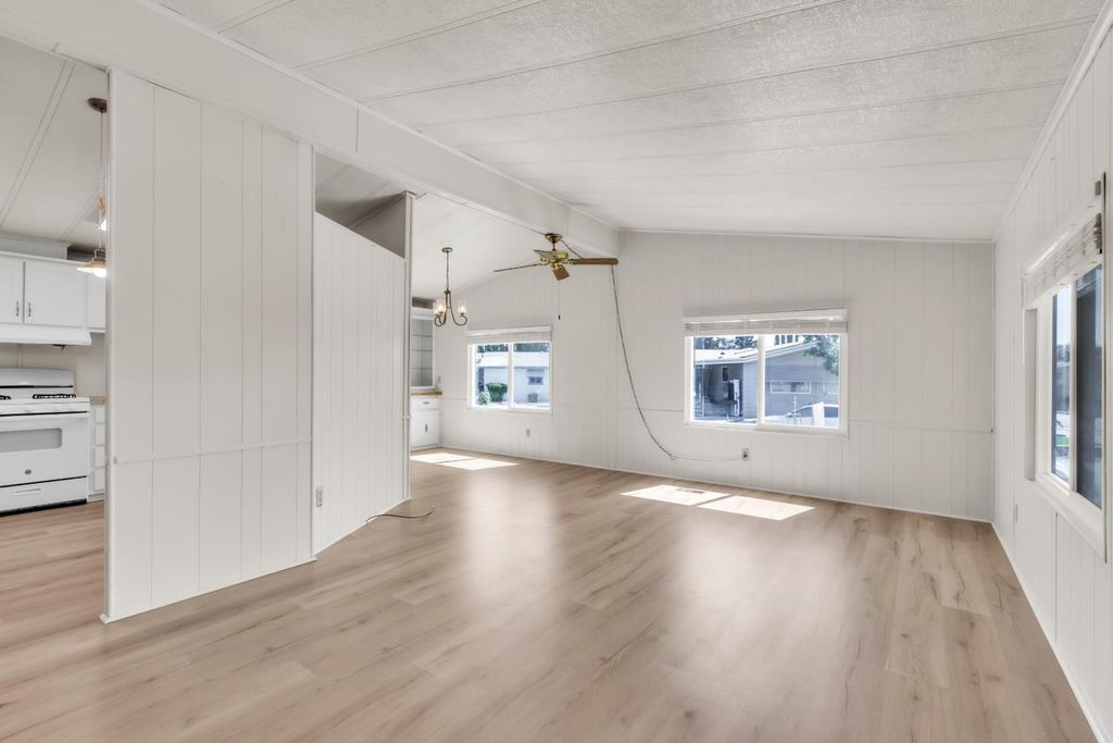 396 Ravine Cir — 2BR/2BA Mobile Home in Rancho Cordova