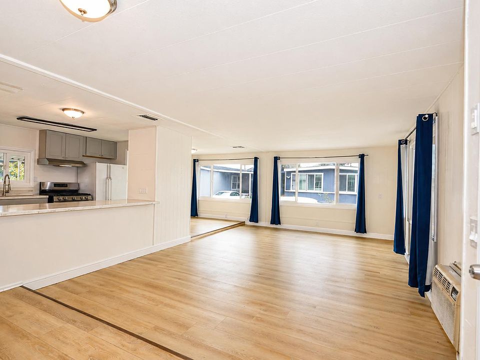 3BR/2BA Manufactured Home in Fairway Estates — North Highlands - Photo 9