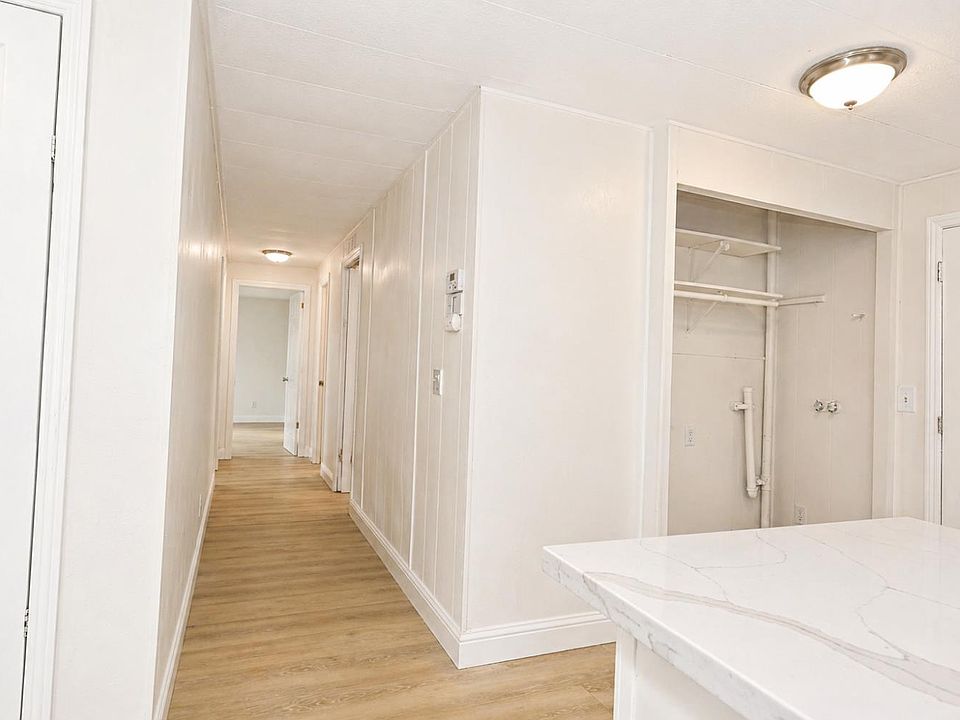 3BR/2BA Manufactured Home in Fairway Estates — North Highlands - Photo 12