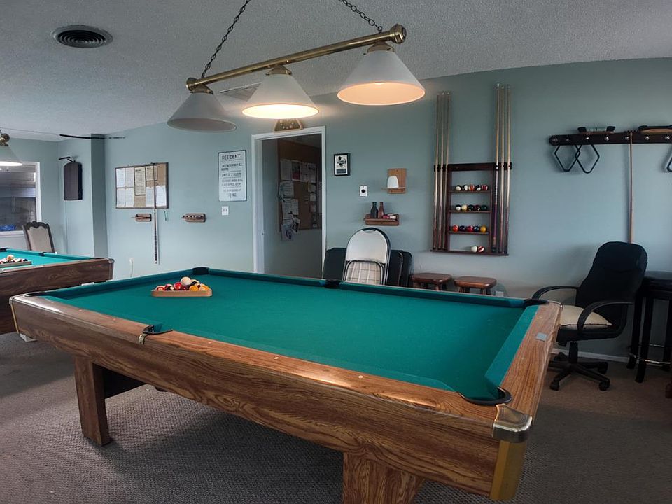 Spacious Double-Wide 2BR/2BA in Sierra Meadows 55+ — Citrus Heights - Photo 10