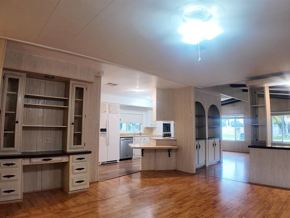 Spacious Double-Wide 2BR/2BA in Sierra Meadows 55+ — Citrus Heights - Photo 17