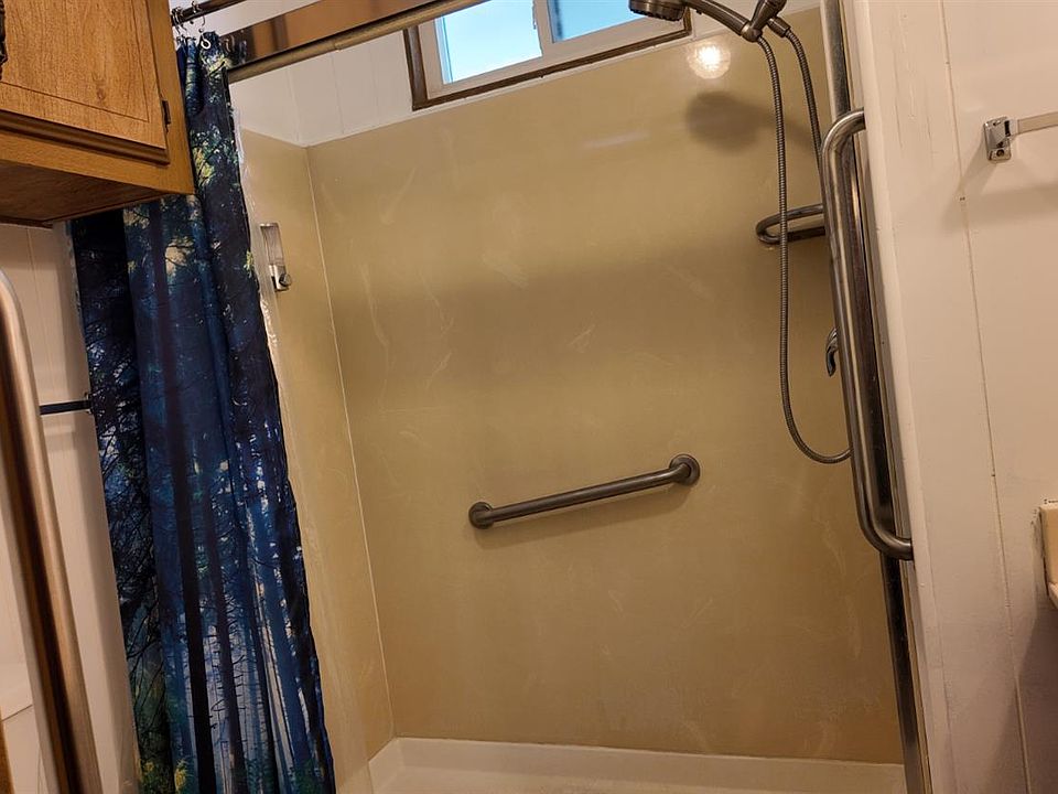 2BR/2BA Mobile Home in Gated 55+ Community — Citrus Heights - Photo 9