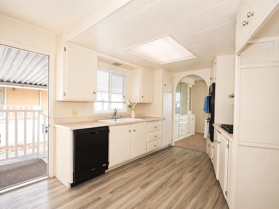 2BR/2BA in Gated Capital Estates — South Sacramento - Photo 7