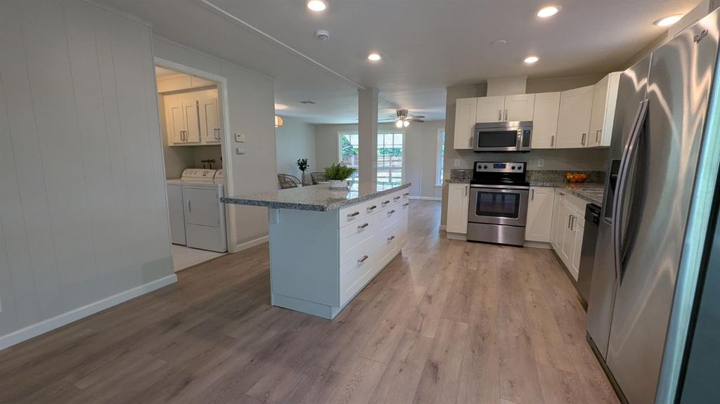 6717 Alden Ln — Remodeled 2BR/2BA Mobile Home in Citrus Heights