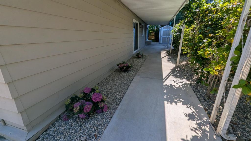 6717 Alden Ln — Remodeled 2BR/2BA Mobile Home in Citrus Heights - Photo 10