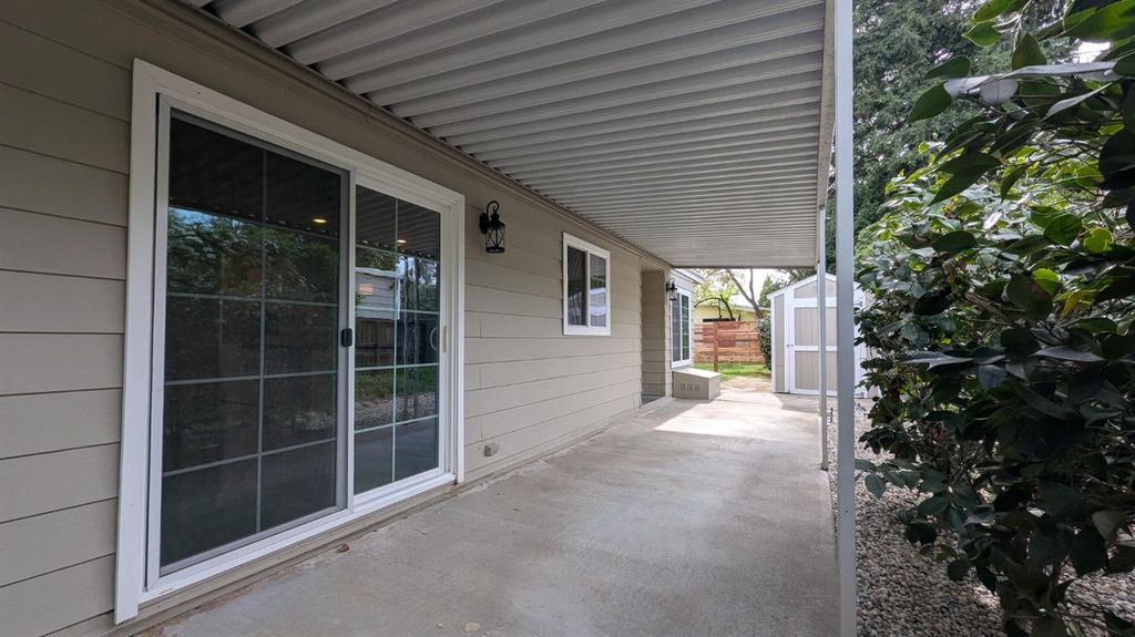 6717 Alden Ln — Remodeled 2BR/2BA Mobile Home in Citrus Heights - Photo 12