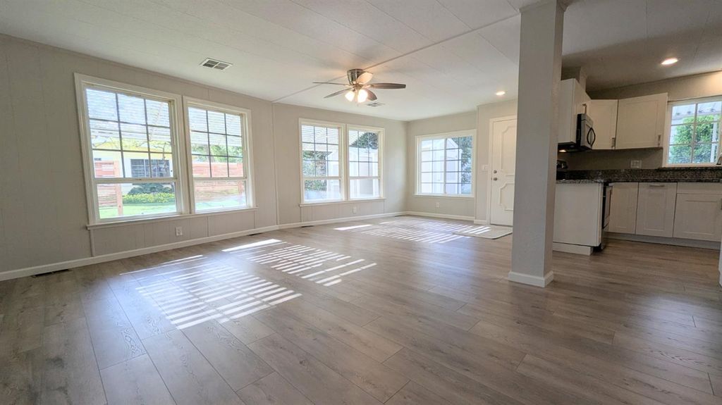6717 Alden Ln — Remodeled 2BR/2BA Mobile Home in Citrus Heights - Photo 13