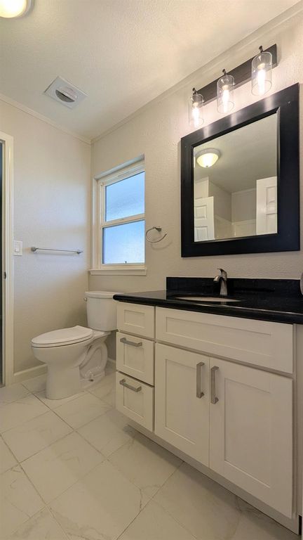 6717 Alden Ln — Remodeled 2BR/2BA Mobile Home in Citrus Heights - Photo 14