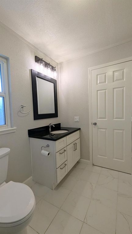 6717 Alden Ln — Remodeled 2BR/2BA Mobile Home in Citrus Heights - Photo 15