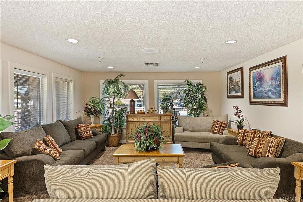 8975 Lawrence Welk Dr Spc 45 — 2BR/2BA in Champagne Village, Escondido