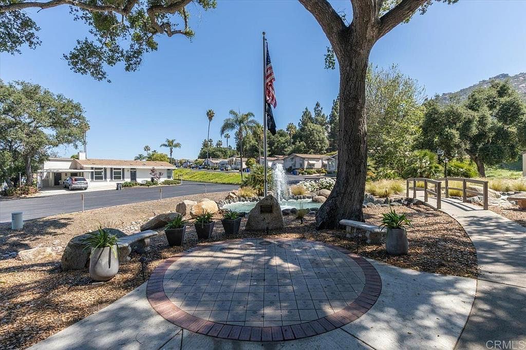 8975 Lawrence Welk Dr Spc 45 — 2BR/2BA in Champagne Village, Escondido - Photo 5